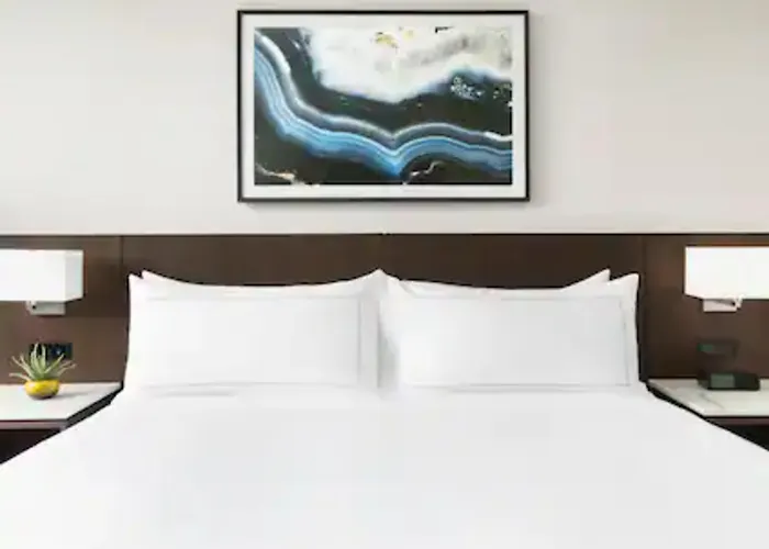 Doubletree By Hilton Downtown Convention Center 4*