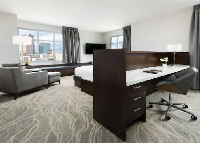 Doubletree By Hilton Downtown Convention Center
