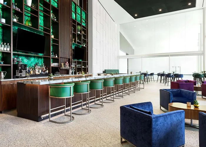 Doubletree By Hilton Downtown Convention Center 4*