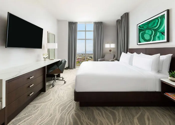 Doubletree By Hilton Downtown Convention Center Hotel 4*
