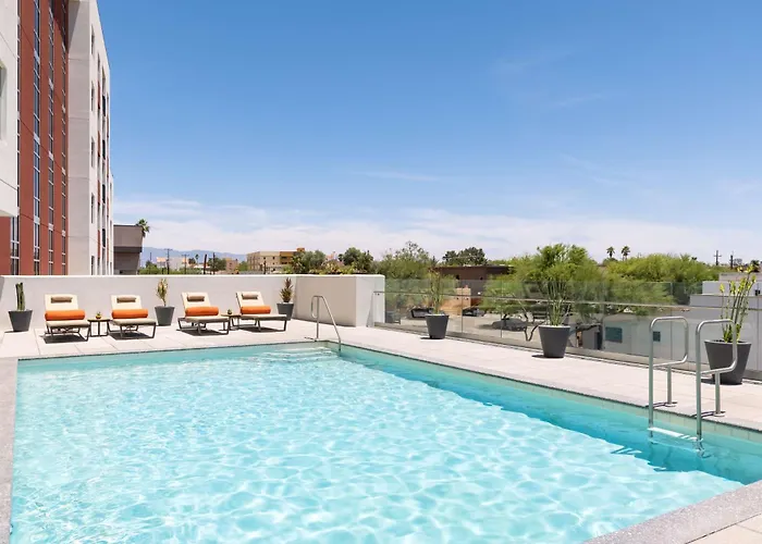 Doubletree By Hilton Downtown Convention Center 4*