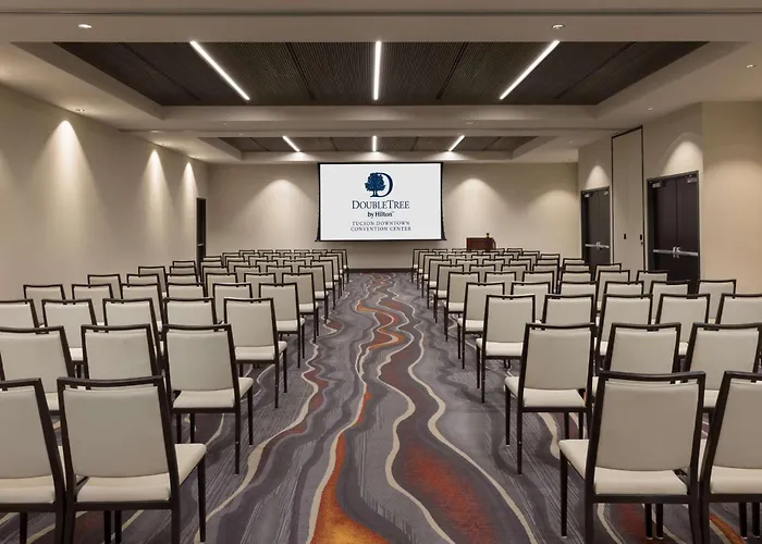 Doubletree By Hilton Downtown Convention Center Hotel 4*