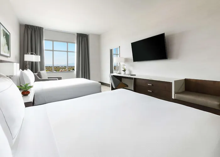 Doubletree By Hilton Downtown Convention Center 4*