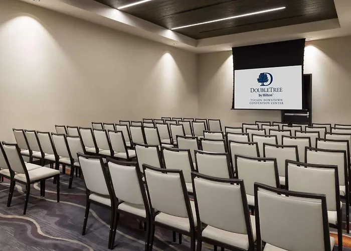 Doubletree By Hilton Downtown Convention Center Hotel 4*